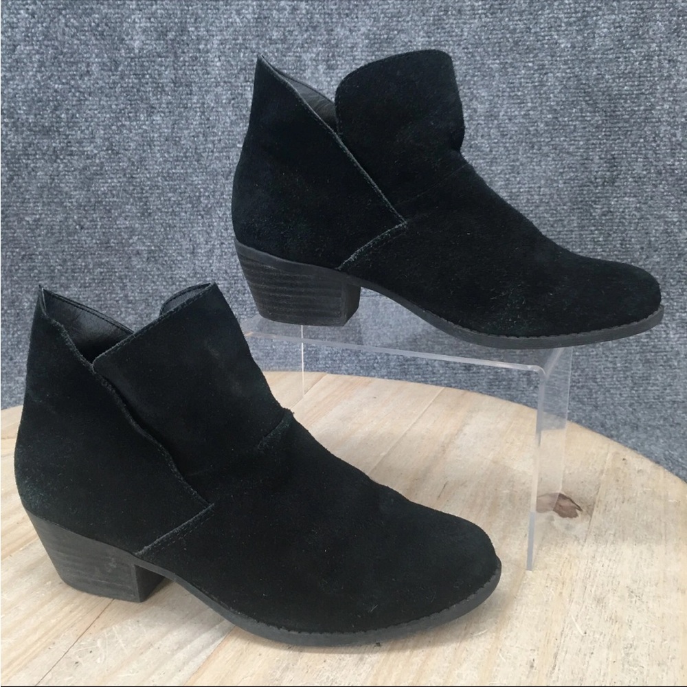 Me Too Black Textured Sole Boots